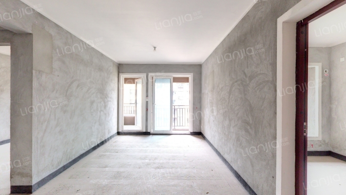 融创春晖十里岚峰庭二手房实景图