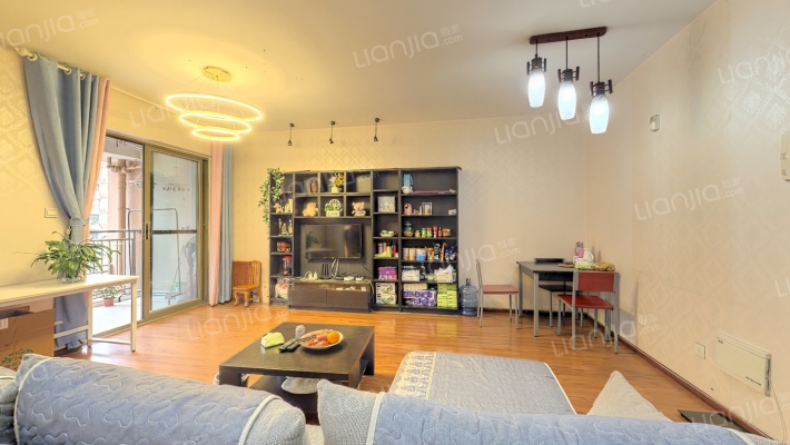 万科加州湾二手房实景图