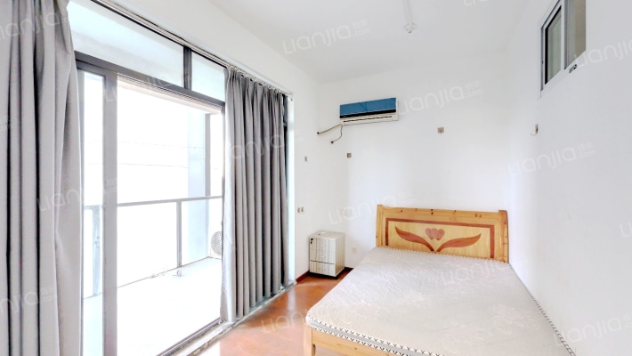 泓临新居二手房实景图