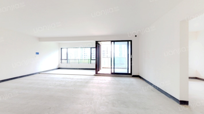 昱湖壹号萃峯二手房实景图