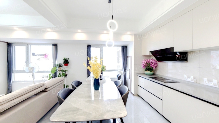 天翠广场湾流空间二手房实景图