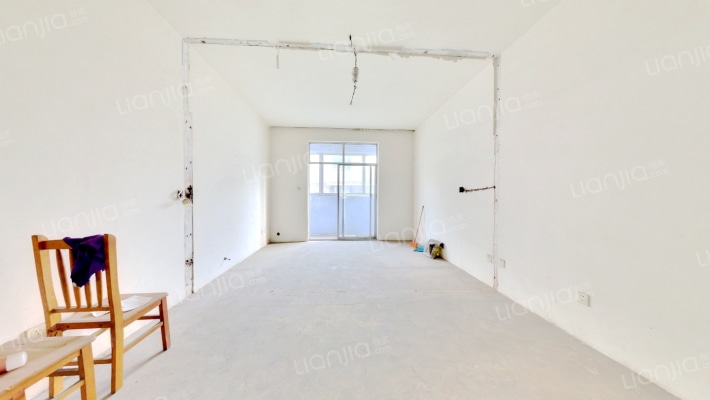 紫瑞街215号二手房实景图