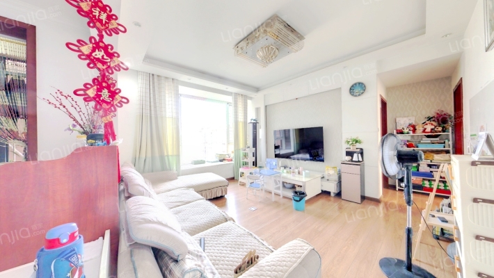 置信逸都B区二手房实景图