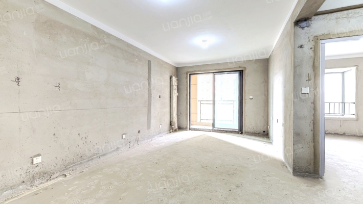 盛世卧龙城北院二手房实景图