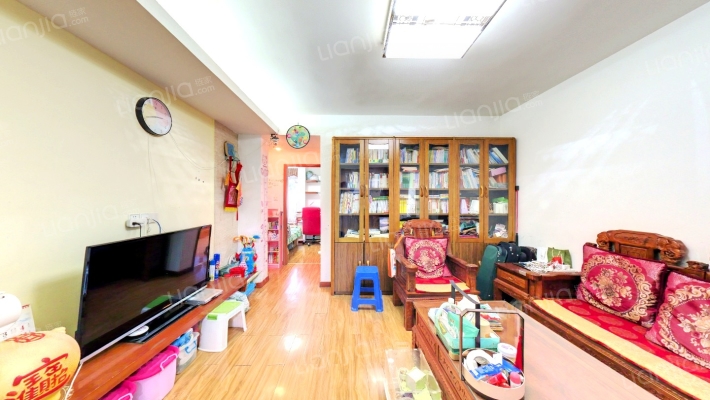 计算机宿舍二手房实景图