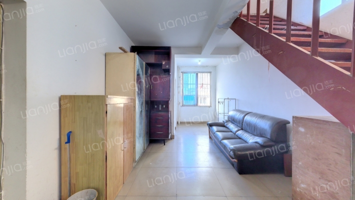 较场坝东街67号二手房实景图