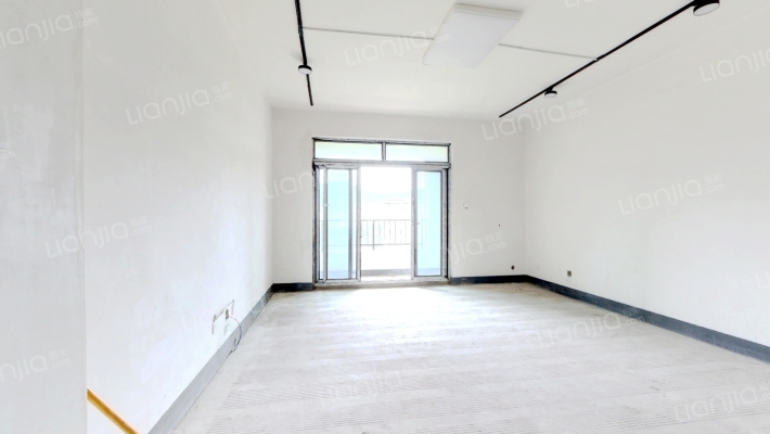 融创伊顿庄园一期二手房实景图