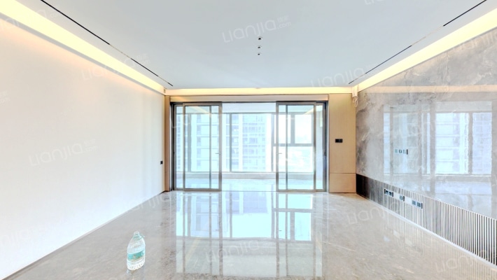 翡丽铂湾二手房实景图