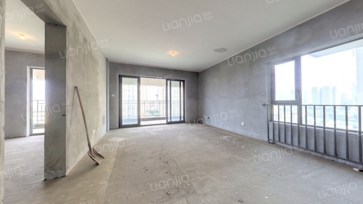 花样年龙年中心三期二手房实景图