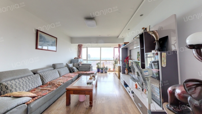 中旅国际小镇东区二手房实景图