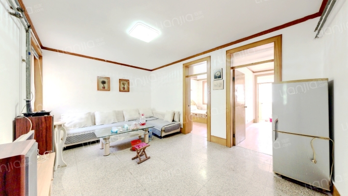 怡河苑南区二手房实景图