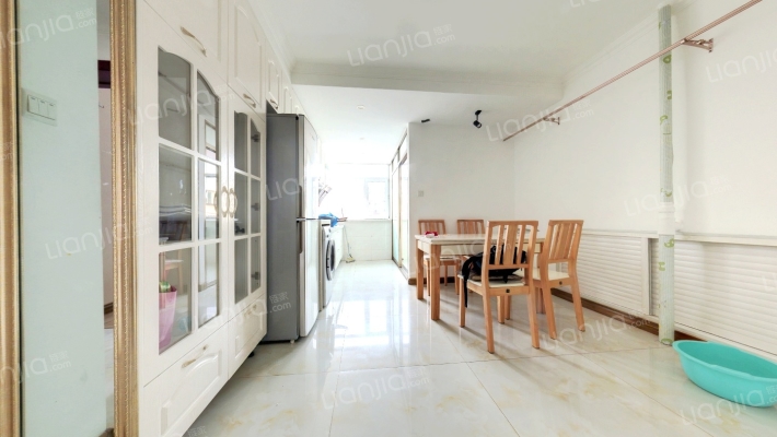 建大四小区二手房实景图