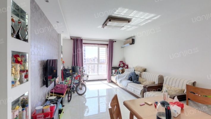 河畔馨居二手房实景图