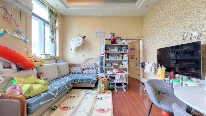 品臻国际公寓二手房实景图