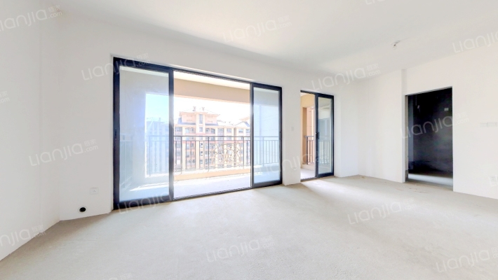 嘉合凤凰岛二手房实景图