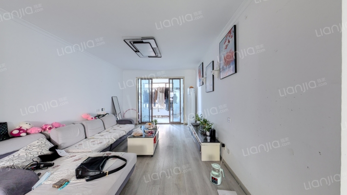 融创悦湖台二手房实景图