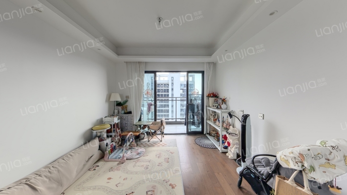 华侨城万科云峰二手房实景图