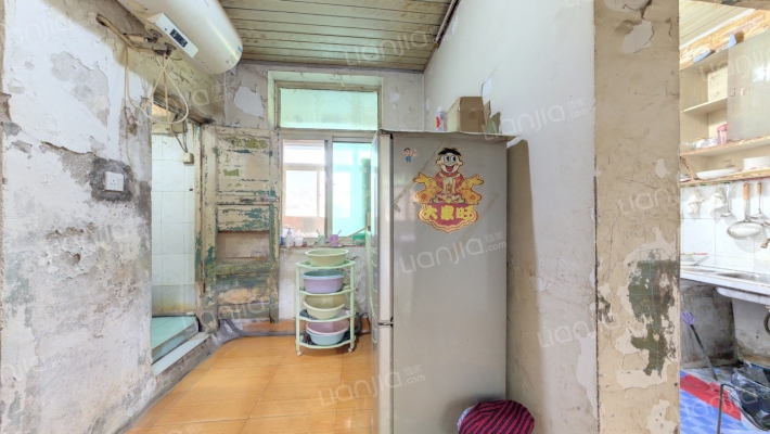 为群一村二手房实景图