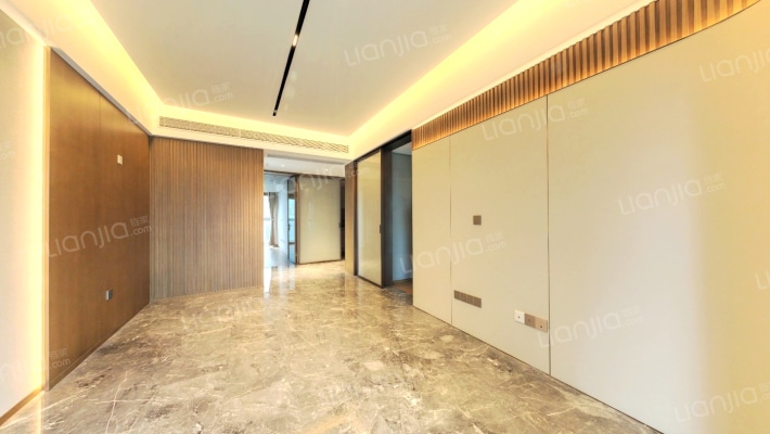 浦发壹滨江(崮山北路100弄)二手房实景图