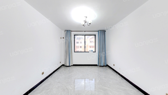 沁乐佳苑二手房实景图