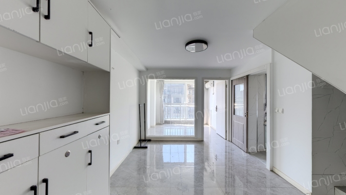 隆鑫爱琴海四期二手房实景图