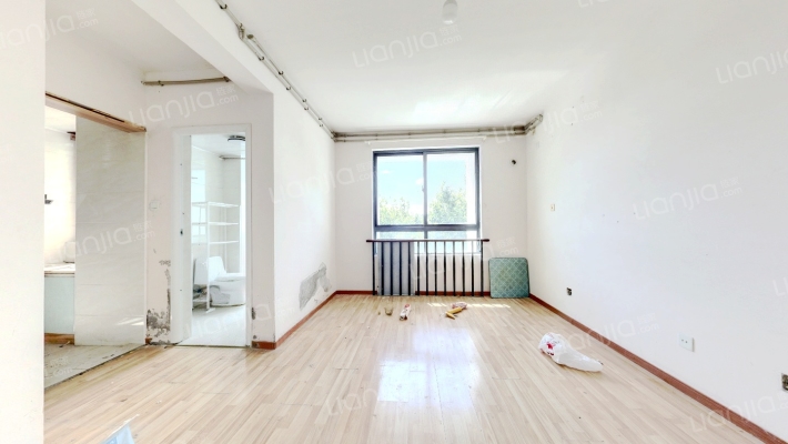 佘北家园茸达苑二手房实景图