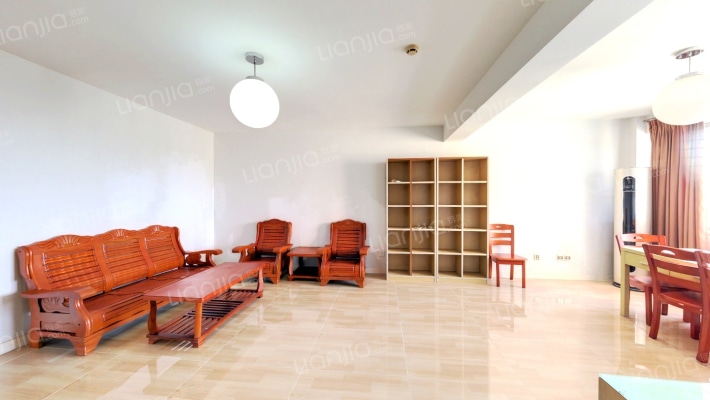 假日酒店公寓二手房实景图