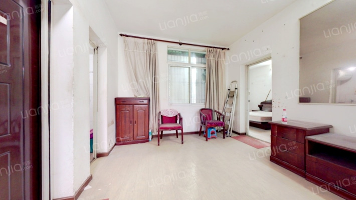 五棉宿舍二手房实景图