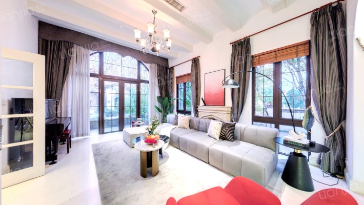 万科兰乔圣菲二手房实景图