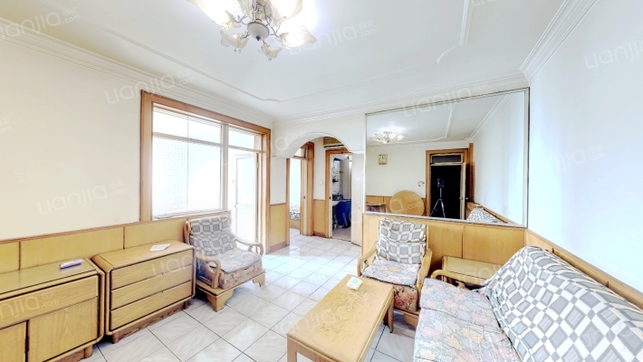 三百吨二手房实景图