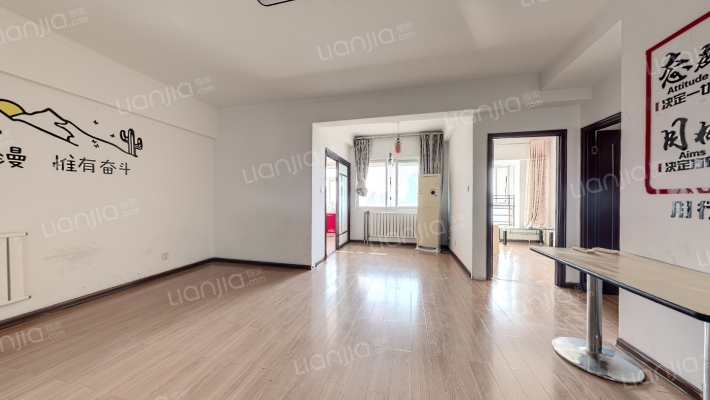 世纪广场小区二手房实景图