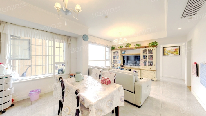 佳年华广场一期二手房实景图