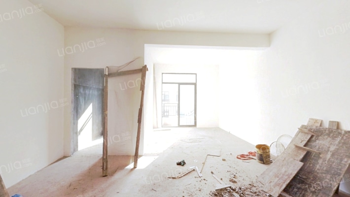 绿地卢塞恩小镇三地块二手房实景图