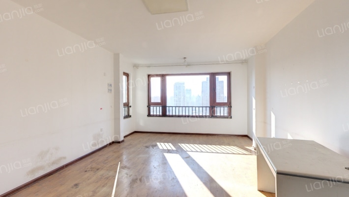 招商贝肯山四期二手房实景图