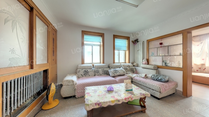 银泰花苑二手房实景图