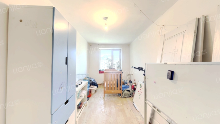 艺体花园二手房实景图