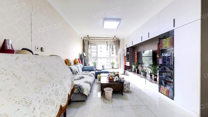 海尔鼎世华府B区二手房实景图