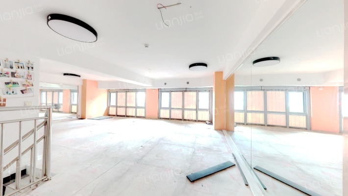 金融π公寓二手房实景图