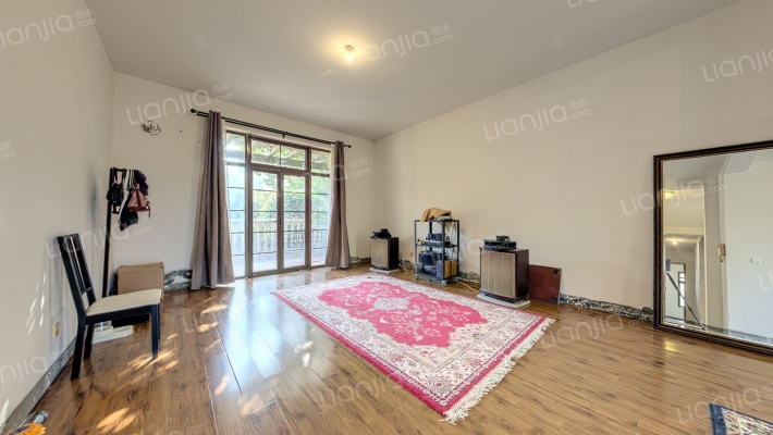 圣地雅歌海墅二手房实景图