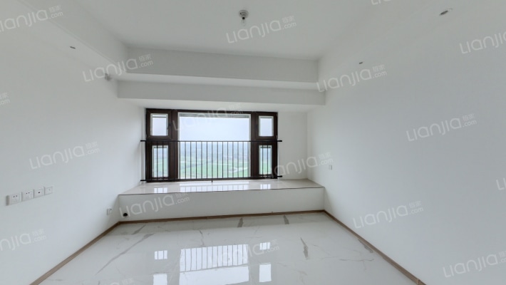 碧桂园凤凰城湖景苑二手房实景图