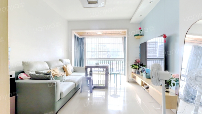 蓝光圣菲TOWN城二手房实景图