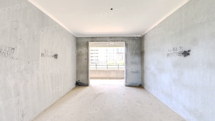 鸿海满园二手房实景图