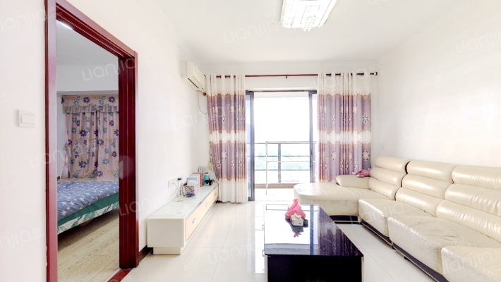 宝铼雅居二手房实景图