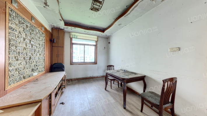 梅苑小区一期二手房实景图