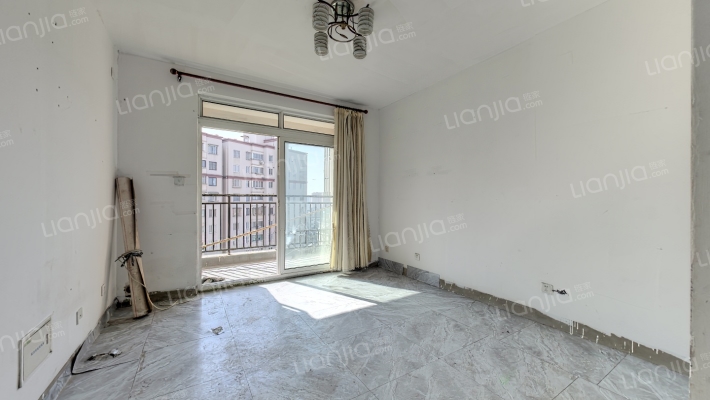 中凌东港苑二手房实景图