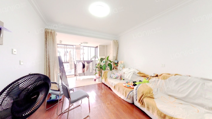 普罗旺斯二手房实景图