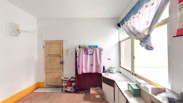 小河清水江路三00医院宿舍二手房实景图