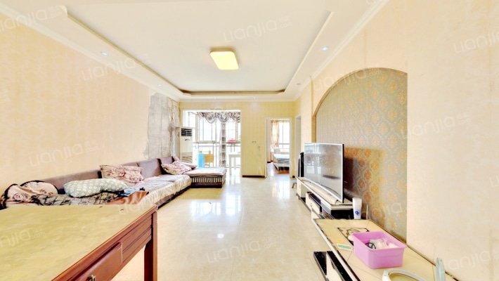 东江美景二手房实景图