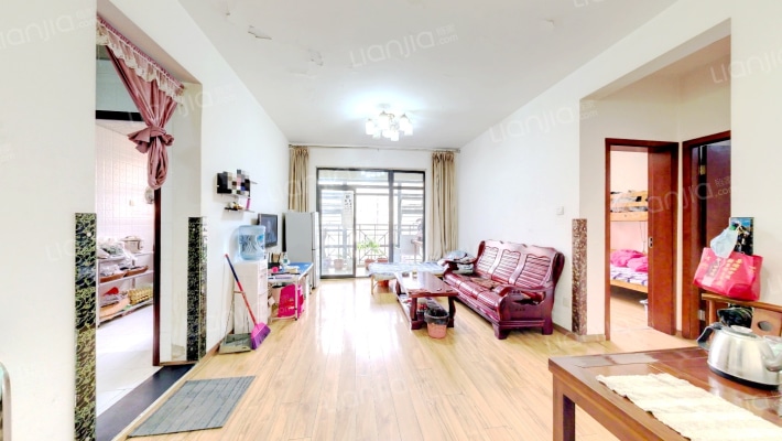 卡碧蓝湾二手房实景图