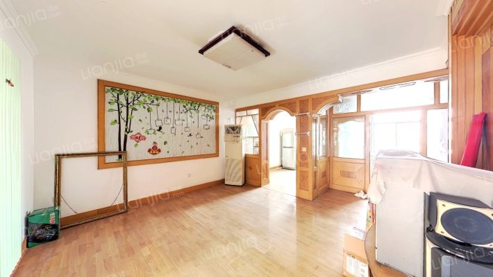 银泰花苑二手房实景图